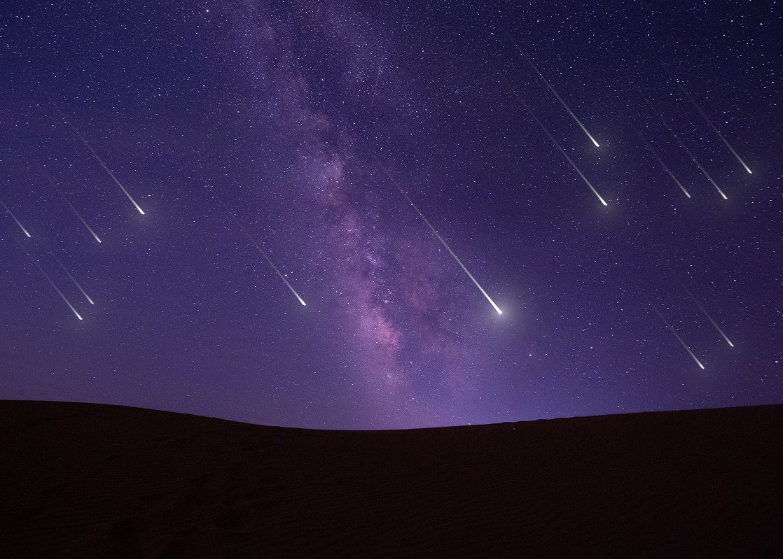 Ploaie Spectaculoasa De Meteoriti Vizibila Din Romania Cand Este Apogeul