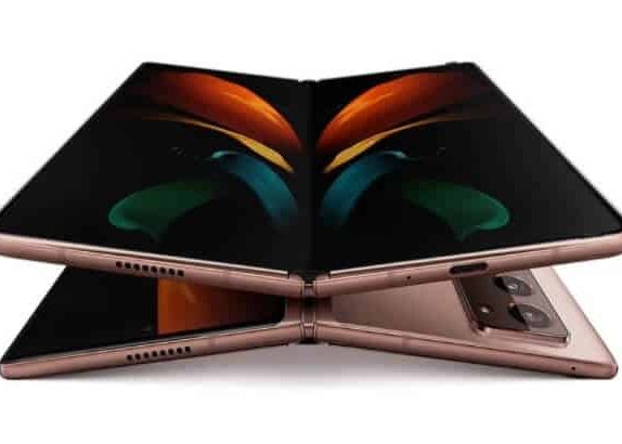 Cat Vor Costa Noile Telefoane Pliabile De La Samsung Galaxy Z Fold 3 Si Galaxy Buds 2