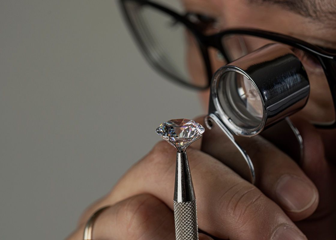 Oamenii De Stiinta Au Reusit Sa Creeze Sticla Mai Dura Decat Diamantul