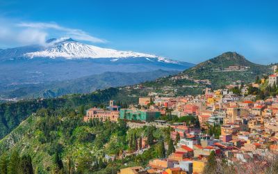 Vulcanul Etna crește continuu în înălțime. Care este cauza 