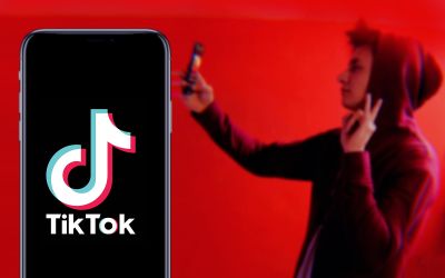 TikTok e de neoprit. A depășit YouTube ca timp de utilizare în SUA și în Marea Britanie