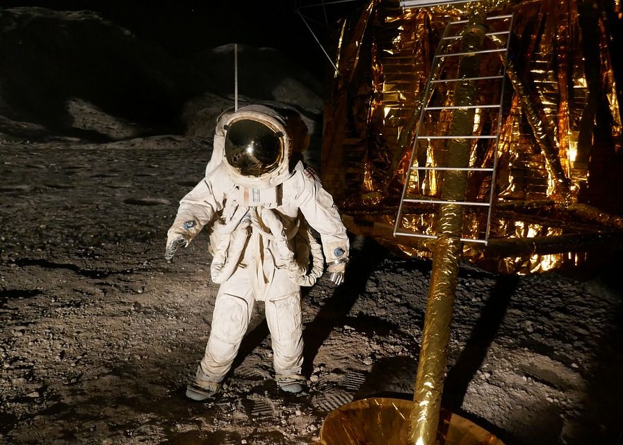 Primele Colonii Umane De Pe Luna Ar Putea Fi Construite Din Sange Si Urina