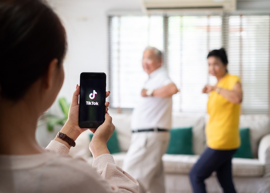 Tik Tok bate un nou record propriu. Numărul fabulos de utilizatori la care a ajuns platforma Tik Tok Bate Un Nou Record Propriu Numarul Fabulos De Utilizatori La Care A Ajuns Platforma