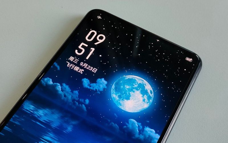 Imagini Si Detalii Despre Primul Telefon Realme Cu O Camera Sub Display