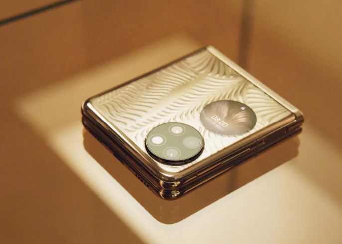 Huawei Lanseaza Un Nou Telefon Pliabil Design Complet Diferit De Anteriorul