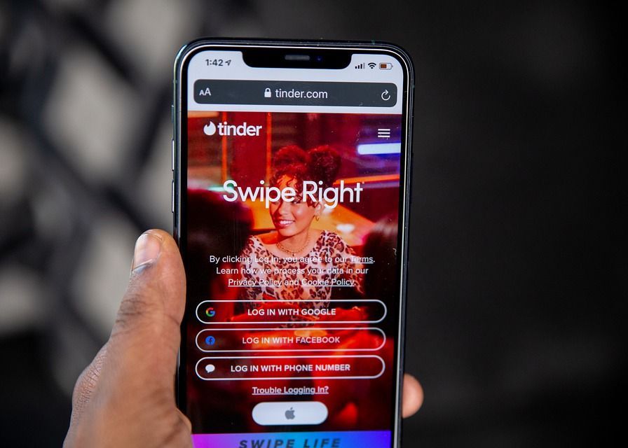 Tinder Lanseaza Optiunea Fast Chat Blind Date Cum Functioneaza