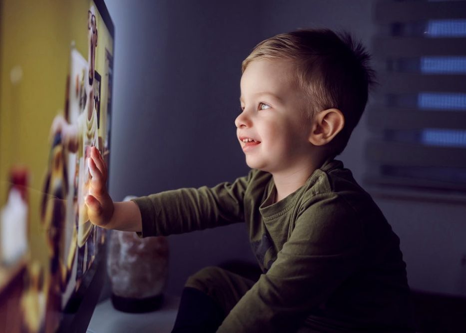 Când și cum gestionăm expunerea copiilor la ecrane?  Cand Si Cum Gestionam Expunerea Copiilor La Ecrane