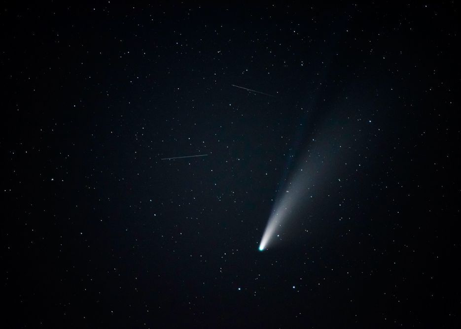 NASA a zărit o cometă uriașă, cu cel mai mare nucleu observat vreodată Nasa A Zarit O Cometa Uriasa Cu Cel Mai Mare Nucleu Observat Vreodata Se Indreapta Direct Spre Pamant