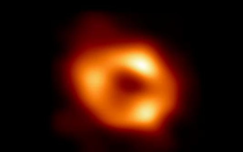 Gaura Neagra Supermasiva Din Galaxia Noastra Surprinsa Pentru Prima Data Intr O Fotografie