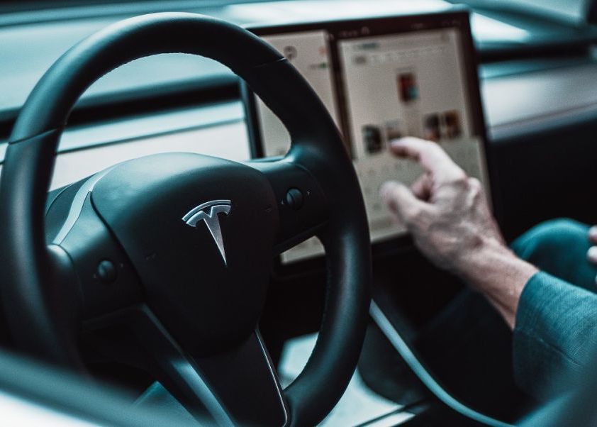 Șeful pentru AI și Autopilot de la Tesla părăsește compania după 5 ani Seful Pentru Ai Si Autopilot De La Tesla Paraseste Compania Dupa 5 Ani