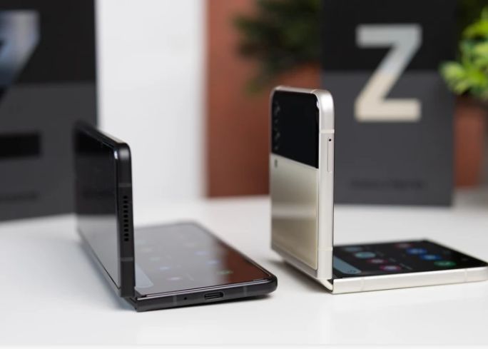 Primele Zvonuri Despre Galaxy Z Fold 5 Si Z Flip 5 De La Samsung Telefoanele Pliabile De Anul Viitor Au