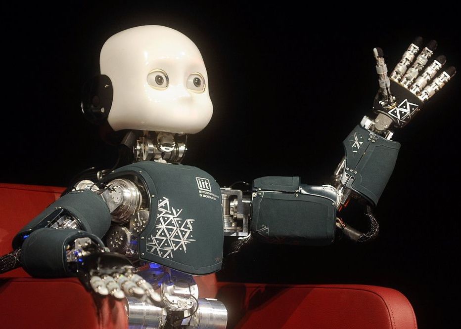 Un Robot A Reusit Sa Pacaleasca Oamenii Ca Ar Avea Constiinta De Sine