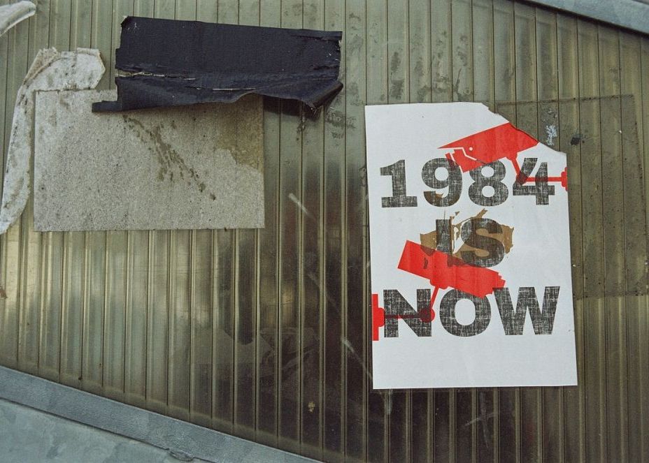 Când va deveni realitate lumea din celebra carte „1984” a lui Orwell. Avertismentul președintelui Microsoft Cand Va Deveni Realitate Lumea Din Celebra Carte Z1984 A Lui Orwell Avertismentul Presedintelui Microsoft