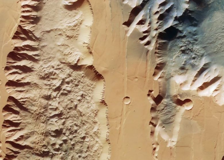 Perspectiva Uimitoare Asupra Lui Marte Imagini Nemaivazute De Pe Suprafata Planetei Rosii