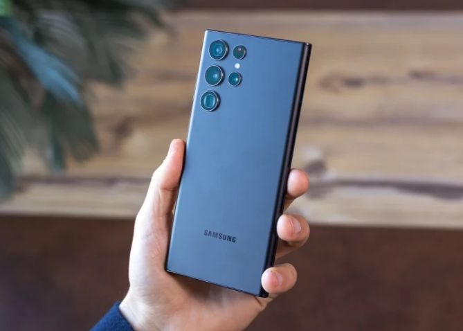 Samsung Ar Putea Lucra La Un Senzor De Camera Gigantic De Aproape 450mp