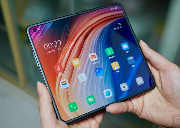 Samsung ar putea avea un competitor-surpriză. Cine ar putea lansa curând două telefoane pliabile, disponibile în toată lumea Samsung Ar Putea Avea Un Competitor Surpriza Cine Ar Putea Lansa Curand Doua Telefoane Pliabile Disponibile