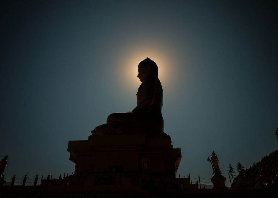 Oamenii Emana O Aura Invizibila In Jurul Corpului Formata Din Molecule Purificatoare