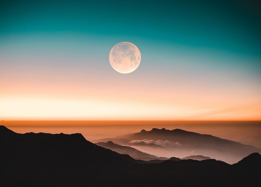 Luna s-ar fi format în doar câteva ore. Teoria care schimbă tot ce știm despre satelitul natural al Pământului Luna S Ar Fi Format In Doar Cateva Ore Teoria Care Schimba Tot Ce Stim Despre Satelitul Natural Al Pamantului