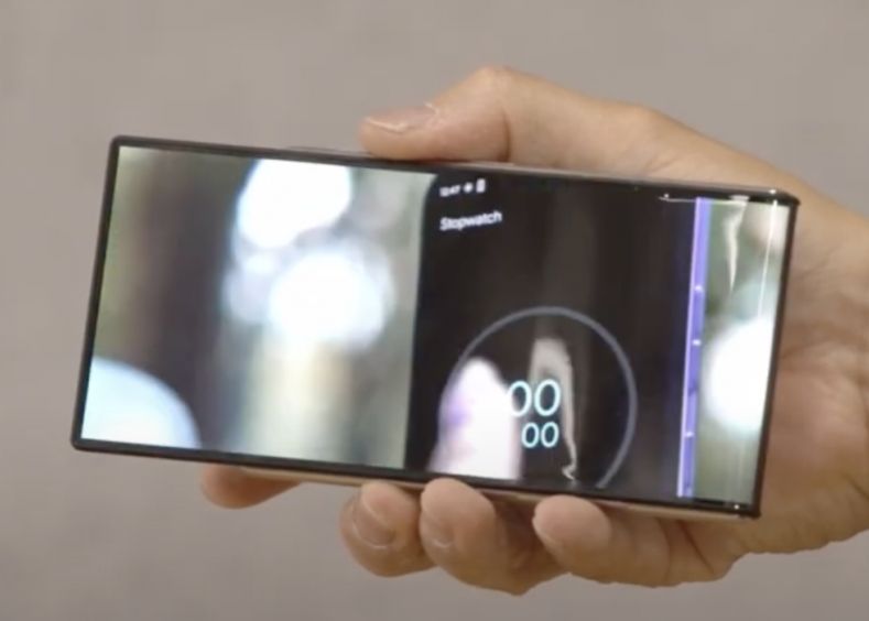 Motorola vine cu un concept de telefon rulabil cu totul special Motorola Vine Cu Un Concept De Telefon Rulabil Cu Totul Special