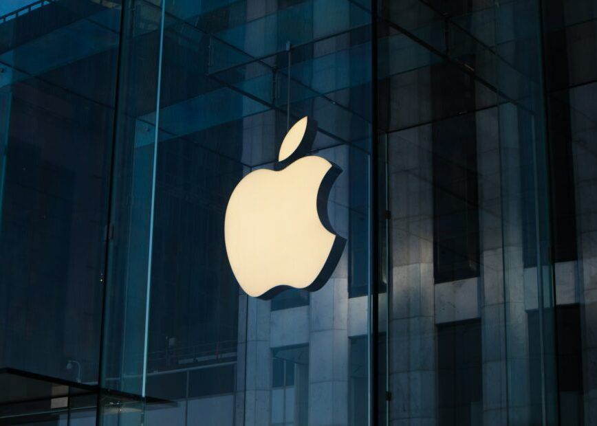 Deficitul uriaș de iPhone-uri pe care Apple trebuie să-l acopere, după protestele de la fabrica din China Deficitul Urias De Iphone Uri Pe Care Apple Trebuie Sa L Acopere Dupa Protestele De La Fabrica Din China