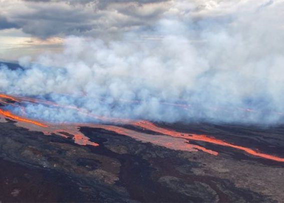 Cel mai mare vulcan activ din lume a erupt pentru prima dată în ultimii 38 de ani Cel Mai Mare Vulcan Activ Din Lume A Erupt Pentru Prima Data In Ultimii 38 De Ani