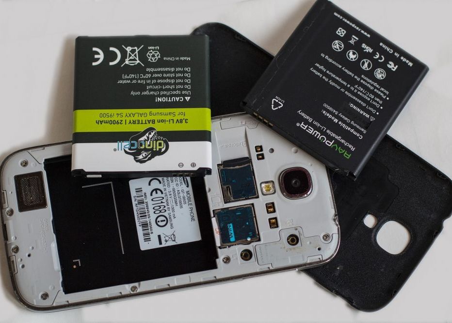 O Reglementare Ue Ar Putea Readuce Pe Piata Smartphone Urile Cu Baterie Ce Poate Fi Inlocuita