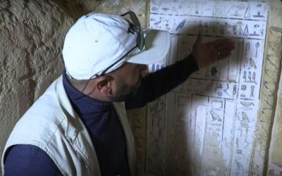 A fost descoperită cea mai veche mumie egipteană. Este complet acoperită cu aur