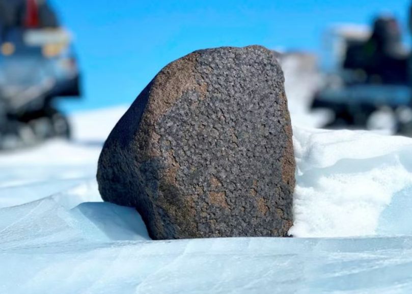 Un Meteorit Urias Si Deosebit De Rar Descoperit In Antarctica Contine Cel Mai Vechi Material Organic Din