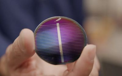 Blue Origin a fabricat celule solare prin topirea unui praf artificial, similar cu cel de pe Lună