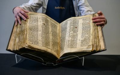 Cea mai veche Biblie ebraică din lume, veche de un mileniu, va fi scoasă la licitație