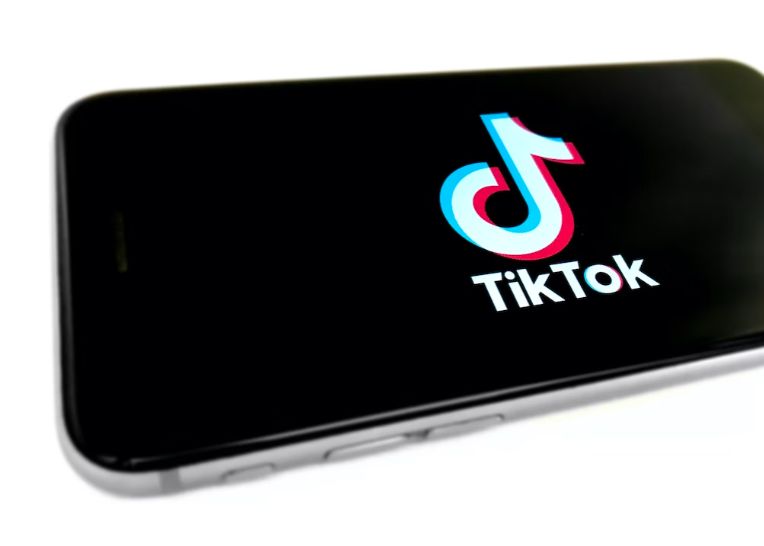 TikTok impune limite de utilizare pentru adolescenții mai mici de 18 ani. Cât pot folosi aceștia aplicația Tiktok Impune Limite De Utilizare Pentru Adolescentii Mai Mici De 18 Ani Cat Pot Folosi Acestia Aplicatia