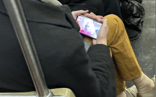 Google Pixel Fold A Fost Zarit In Premiera Pe Strazile Din New York Foto