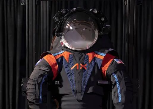 Cum vor arăta costumele în care se vor îmbrăca oamenii atunci când vor călători în spațiu. NASA dezvăluie un nou model. FOTO Cum Vor Arata Costumele In Care Se Vor Imbraca Oamenii Atunci Cand Vor Calatori In Spatiu Nasa Dezvaluie