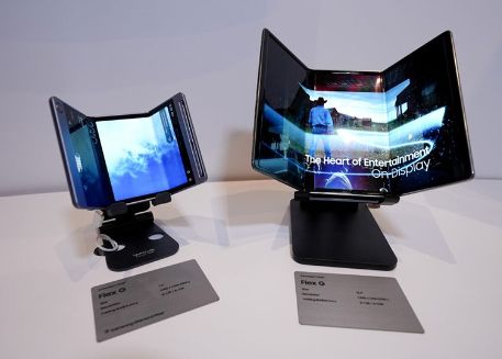 Samsung ar putea lansa în acest an un dispozitiv care să se plieze în trei părți Samsung Ar Putea Lansa In Acest An Un Dispozitiv Care Sa Se Plieze In Trei Parti