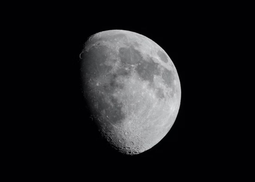 Astronomii Au Descoperit O Noua Sursa Potentiala De Apa Pe Luna