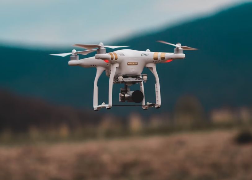 Dronele ar putea naviga mai bine în medii necunoscute cu ajutorul rețelelor neuronale lichide Dronele Ar Putea Naviga Mai Bine In Medii Necunoscute Cu Ajutorul Retelelor Neuronale Lichide