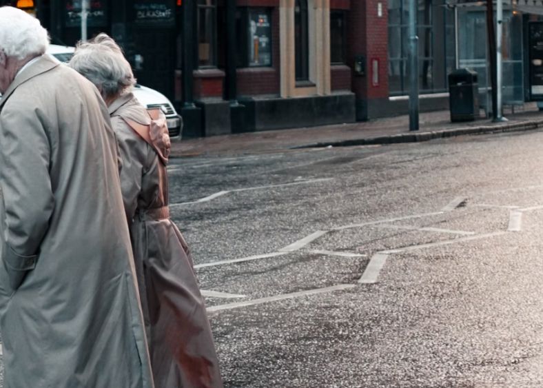 Motivul Pentru Care Parul Devine Grizonant Pe Masura Ce Oamenii Imbatranesc Dovedeste Ca Incaruntirea