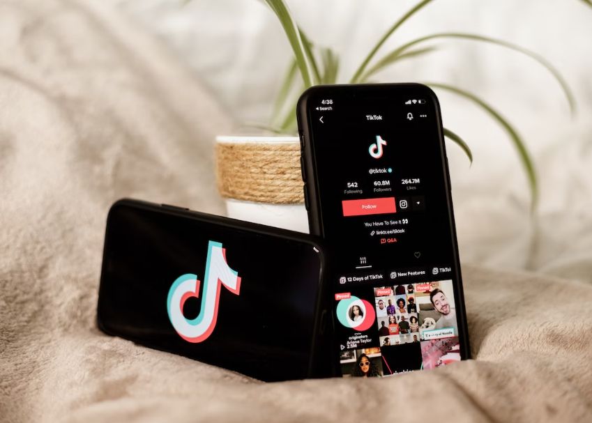 Compania Care Te Plateste Cu 100 De Dolari Pe Ora Doar Ca Sa Te Uiti Pe Tiktok