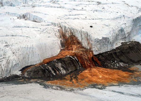 Misterul Straniu Al Zcascadelor De Sange Din Antarctica A Fost In Sfarsit Elucidat