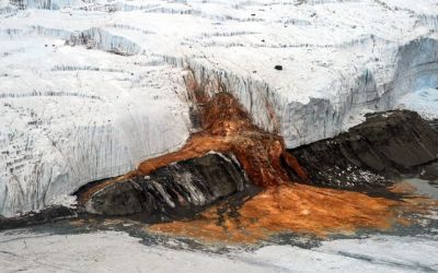 Misterul straniu al „cascadelor de sânge din Antarctica a fost în sfârșit elucidat