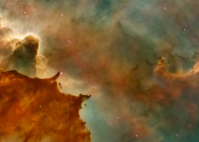 Un Mister Gigantic Galaxia Uriasa Care Pare Sa Nu Aiba Materie Intunecata