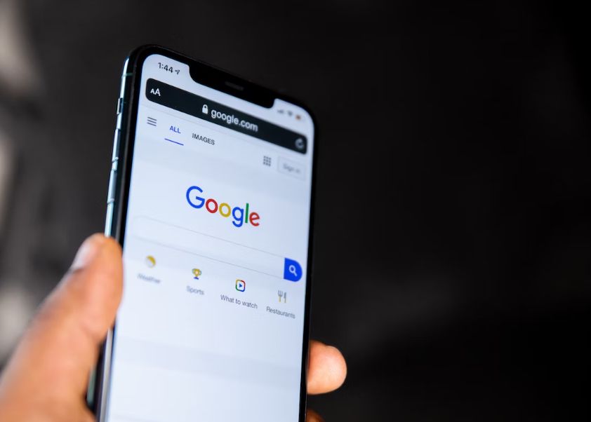 Schimbări la Google. Compania te avertizează atunci când informațiile tale de contact apar într-un rezultat de căutare Schimbari La Google Compania Te Avertizeaza Atunci Cand Informatiile Tale De Contact Apar Intr Un Rezultat