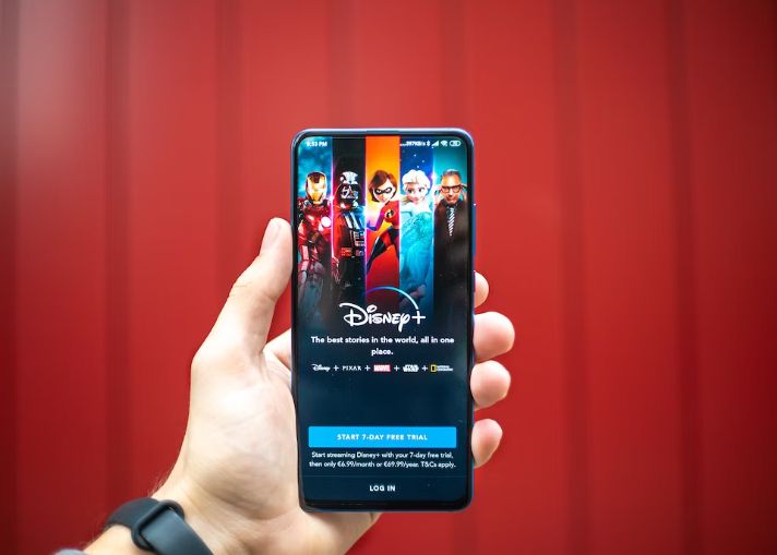 Disney+ urmează exemplul Netflix. Compania crește prețurile, introduce reclame și anunță măsuri împotriva partajării conturilor Disney Urmeaza Exemplul Netflix Compania Creste Preturile Introduce Reclame Si Anunta Masuri Impotriva