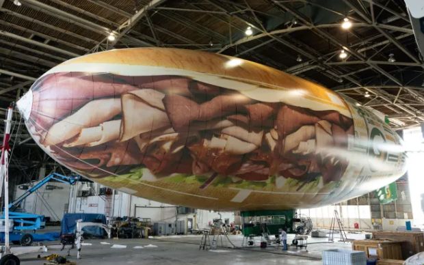 Primul Restaurantul Zzburator Care Va Servi Mancare La 1 000 De Metri Inaltime Ce Companie A Uimit Cu