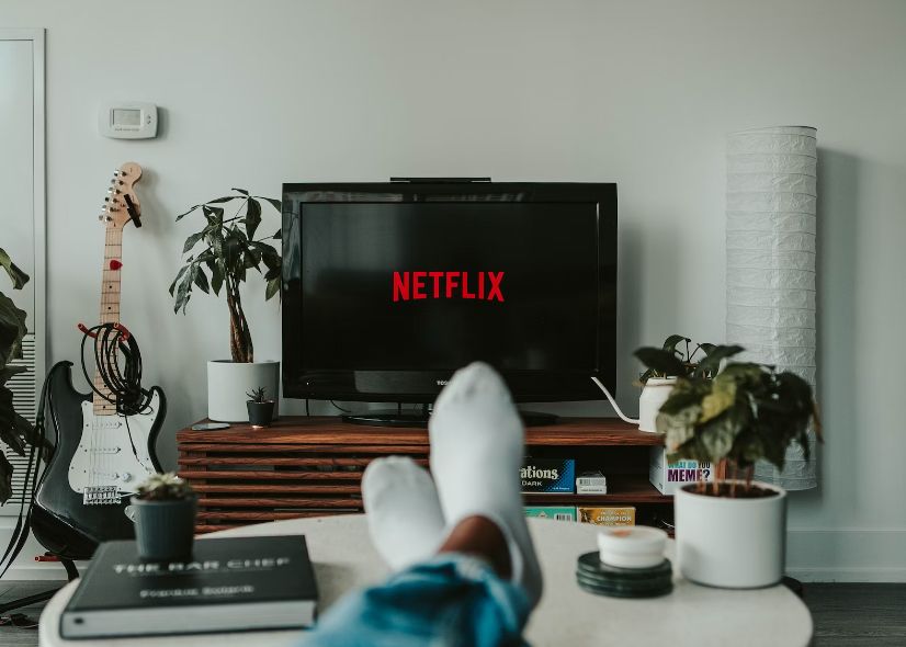Netflix devine primul serviciu de streaming care le va oferi abonaților ce suportă reclame opțiunea de a descărca local conținut Netflix Devine Primul Serviciu De Streaming Care Le Va Oferi Abonatilor Ce Suporta Reclame Optiunea De