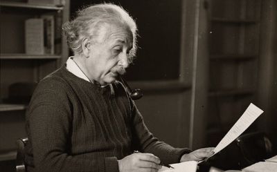 Einstein și Hawking ar putea fi „lectori universitari” datorită tehnologiei revoluționare a hologramei