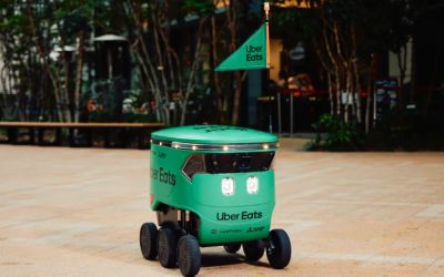 Uber Eats lansează serviciul de livrări cu roboți autonomi pentru încă un teritoriu foarte important 