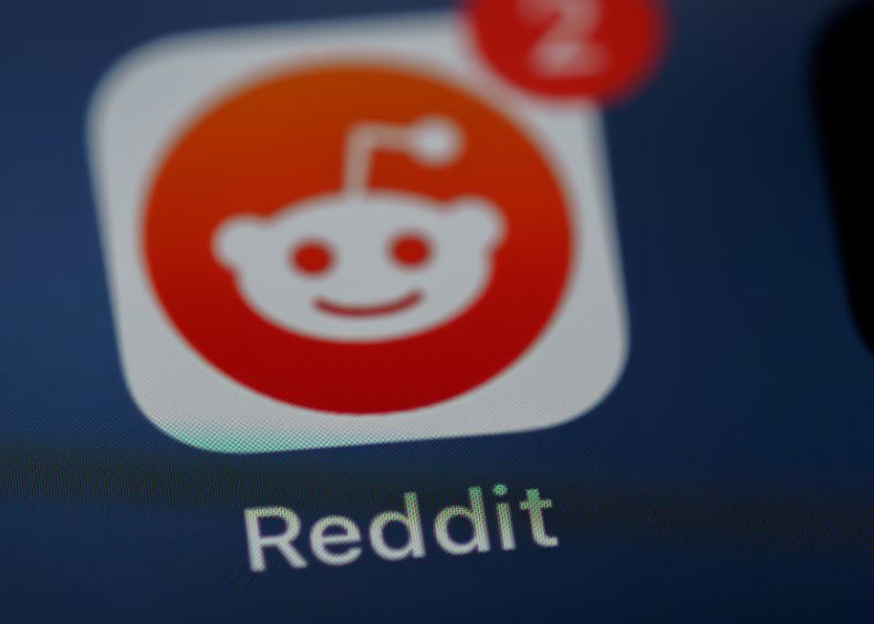 Reddit ar fi semnat un acord de licențiere a conținutului în valoare de milioane de dolari, pentru alimentarea de modele AI Reddit Ar Fi Semnat Un Acord De Licentiere A Continutului In Valoare De Milioane De Dolari Pentru Alimentarea