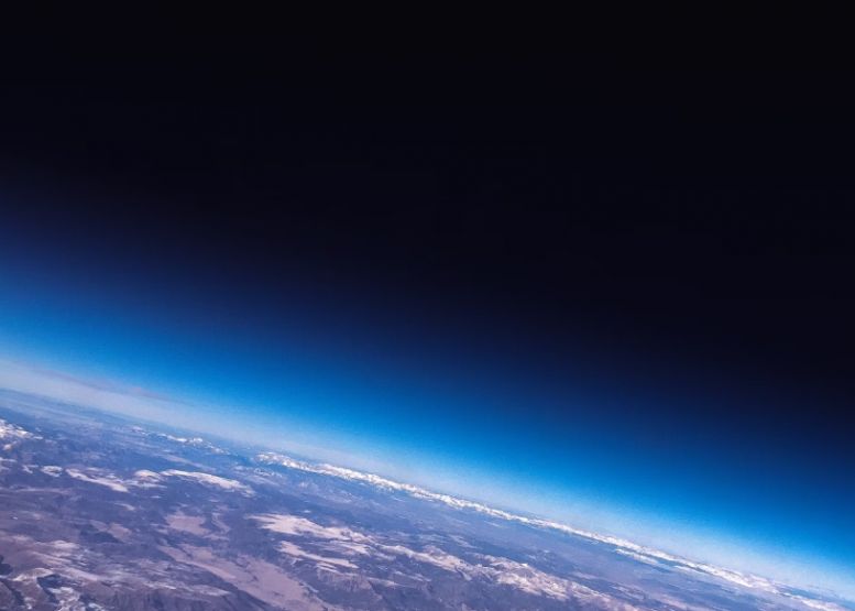 Orbita Pamantului A Fost Modificata In Mod Misterios De O Intalnire Intamplatoare Care A Avut Loc Cu Milioane