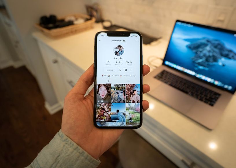 Cine Foloseste De Fapt Tiktok Si Cine Posteaza Cel Mai Mult Pe Platforma Studiu